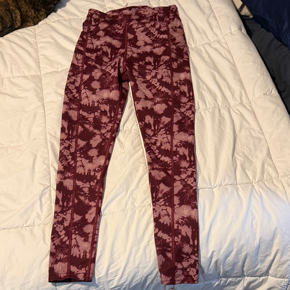 Stylish Burgundy Patterned Leggings